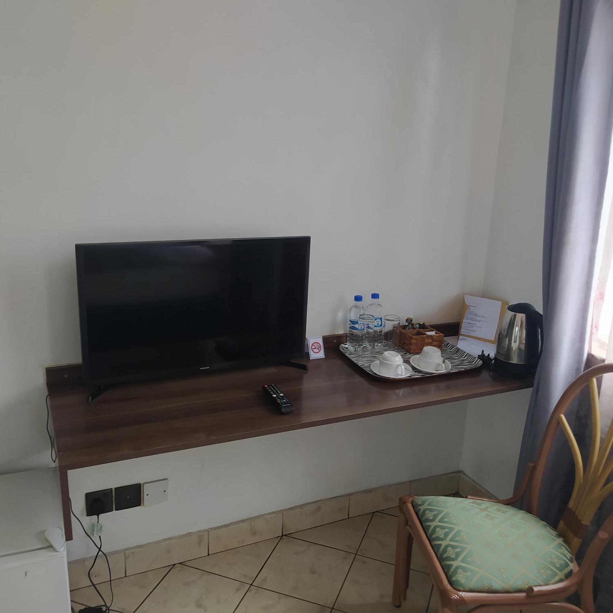 Plus254 Hotel Найроби Экстерьер фото